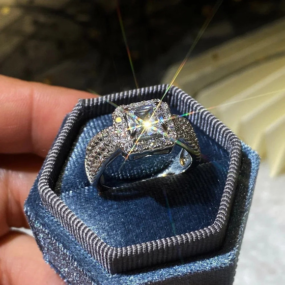 ❤Luxury Clear Gem Zircon Filed Delicate Square Hollow Rings for Women,MARR9031 - Picture 3 of 7